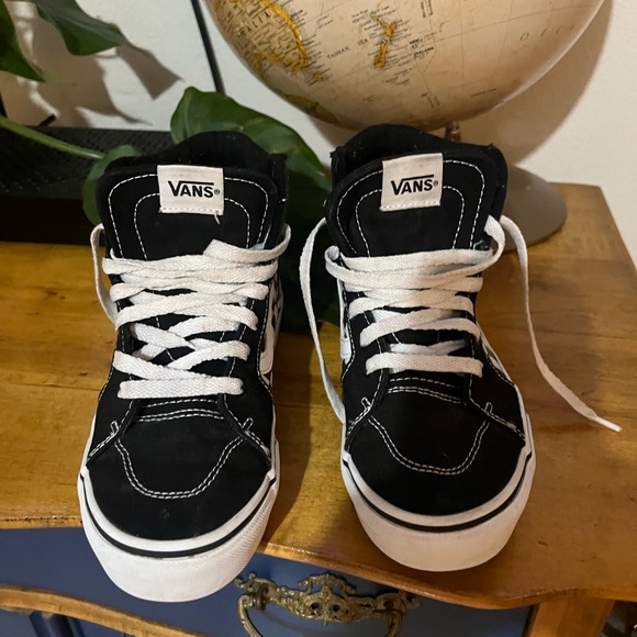 Vans women’s 4 SK8 high top - Picture 3 of 5